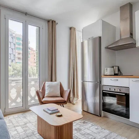 Blueground Sagrada Familia Stylish Furniture Bcn-138 Apartment Barcelona